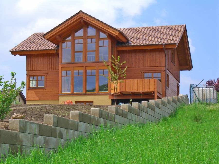 Variante | "Haus Hochkönig" - klassisches Holzhausbau-Design | Tirolia – Holzhausbau mit Leidenschaft | Holz Design Häuser - Musterhaus und Vertriebszentrum | Tirolia GmbH | Tiroliaweg 1 | 54597 Seiwerath