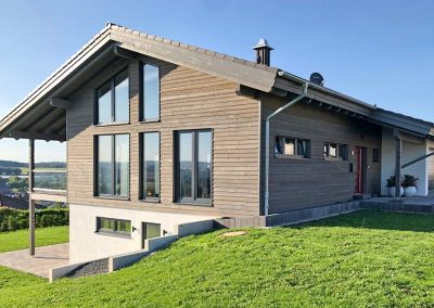 "Haus Vulkanblick" - modernes Holzhausbau-Design | Tirolia – Holzhausbau mit Leidenschaft | Holz Design Häuser - Musterhaus und Vertriebszentrum | Tirolia GmbH | Tiroliaweg 1 | 54597 Seiwerath