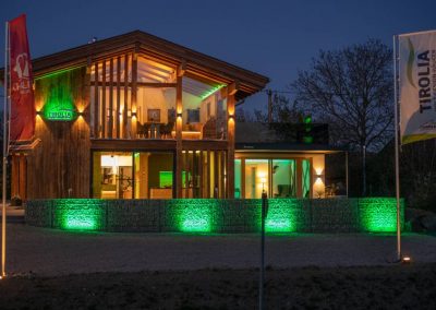 Gewerbe | Verwaltungsgebäude | Holz Design Häuser - Musterhaus und Vertriebszentrum | Tirolia GmbH | Tiroliaweg 1 | 54597 Seiwerath