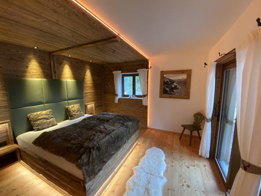 Tourismus | Luxus Chalets | Holz Design Häuser - Musterhaus und Vertriebszentrum | Tirolia GmbH | Tiroliaweg 1 | 54597 Seiwerath